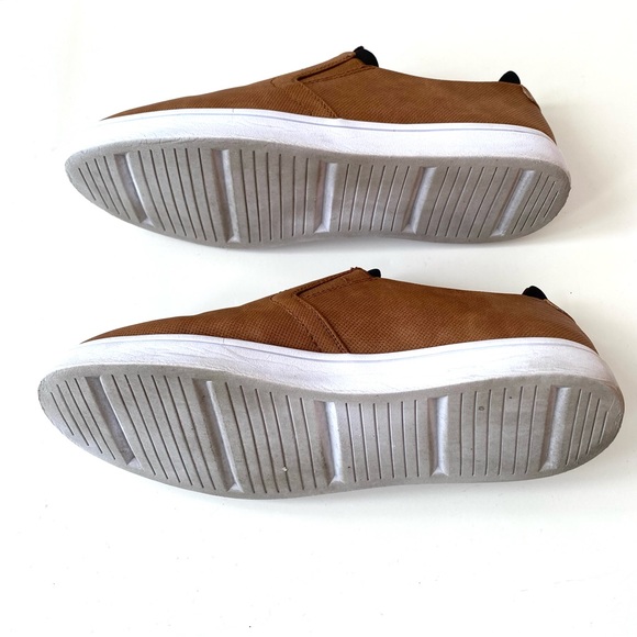 Unlisted by Kenneth Cole Men's Sneaker in Tan - Picture 4 of 6